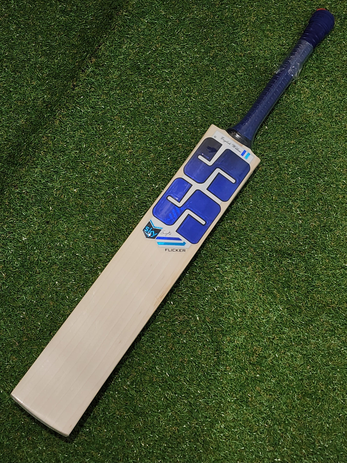 SS SKY FLICKER ENGLISH WILLOW BAT- Size 6 - SportsHQ