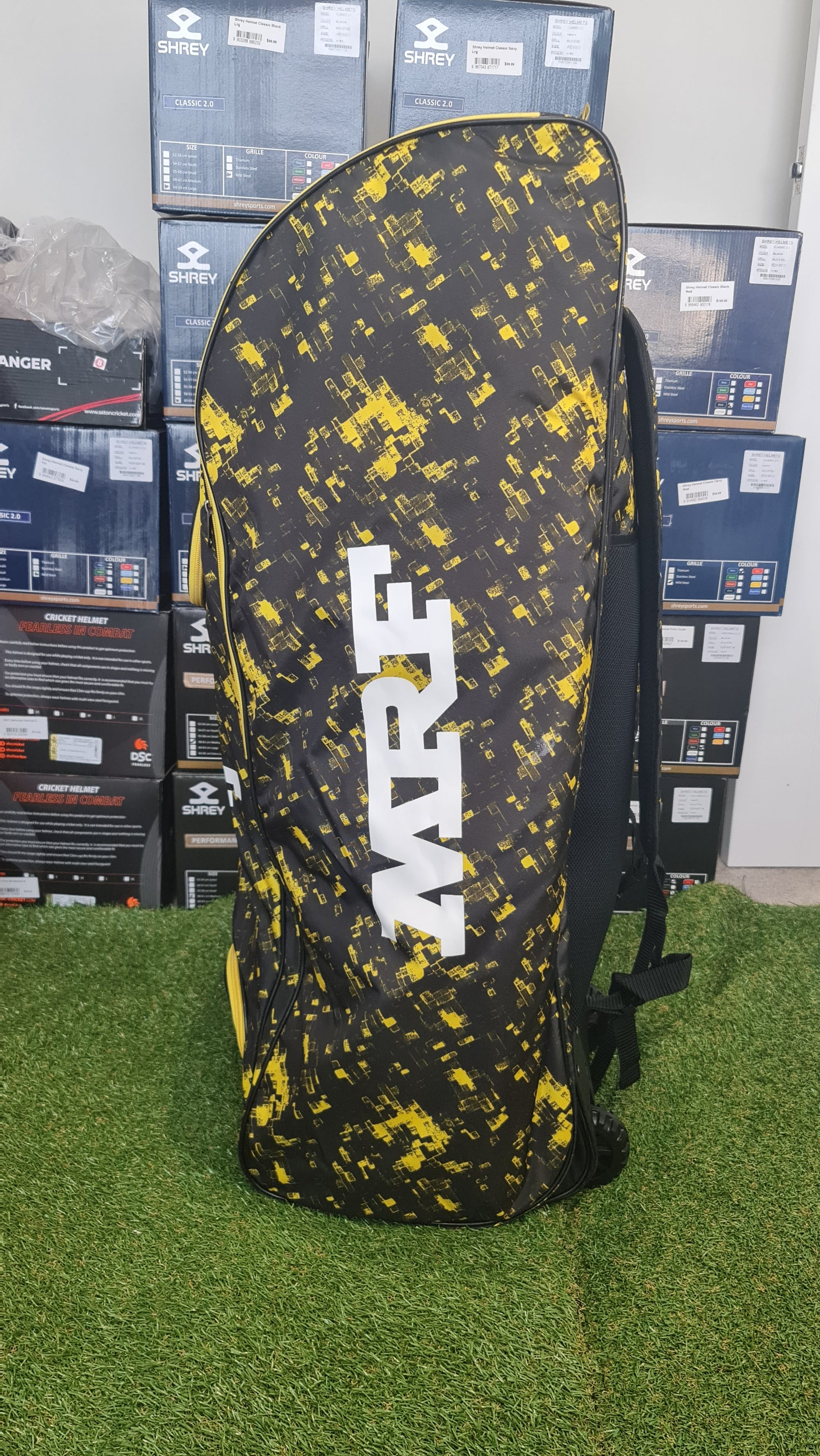 MRF GENIUS CAMEO DUFFLE KITBAG - SportsHQ