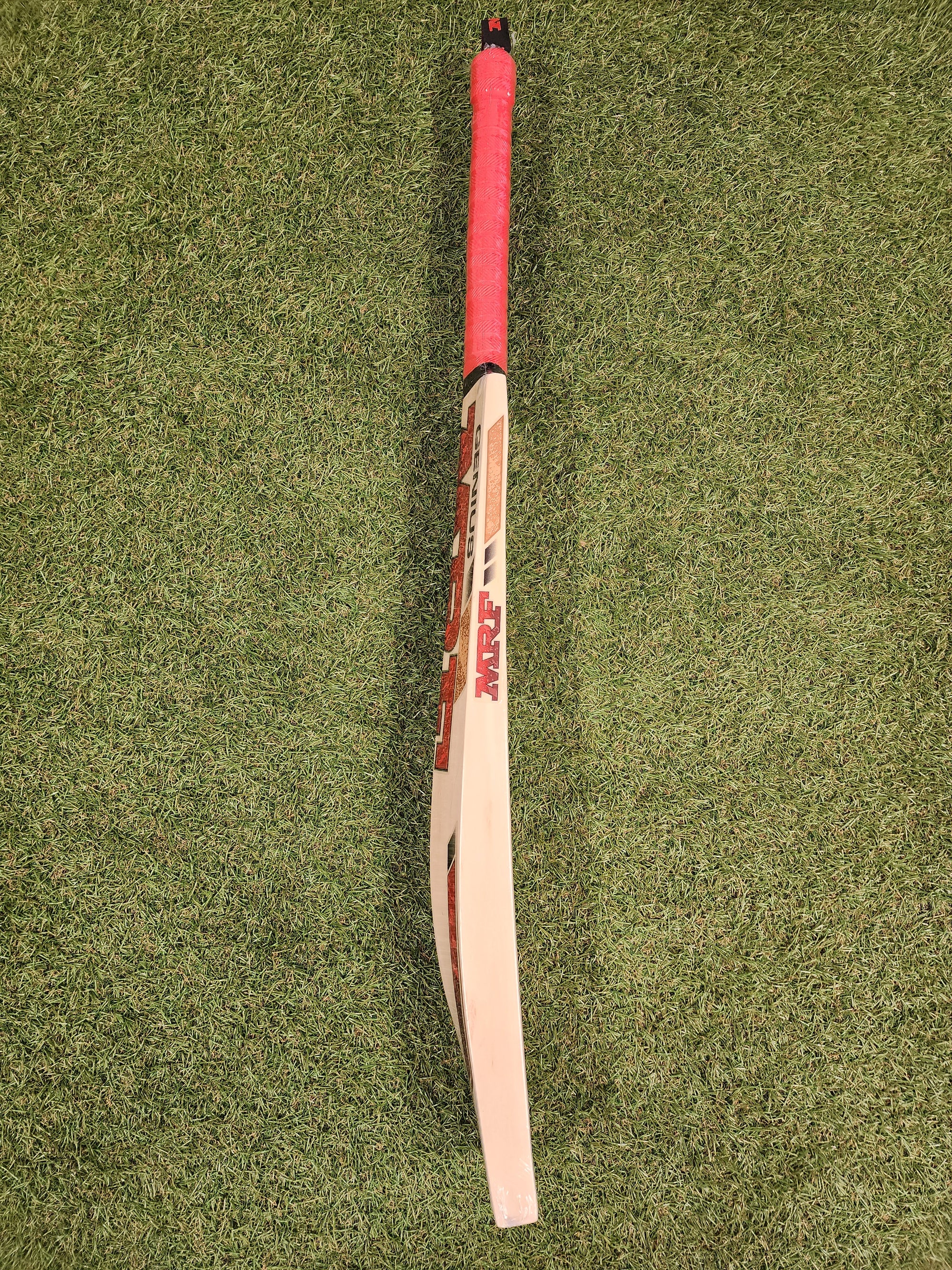 MRF GENIUS MASTER CLASS CRICKET BAT – BOYS/JUNIOR SIZE 6