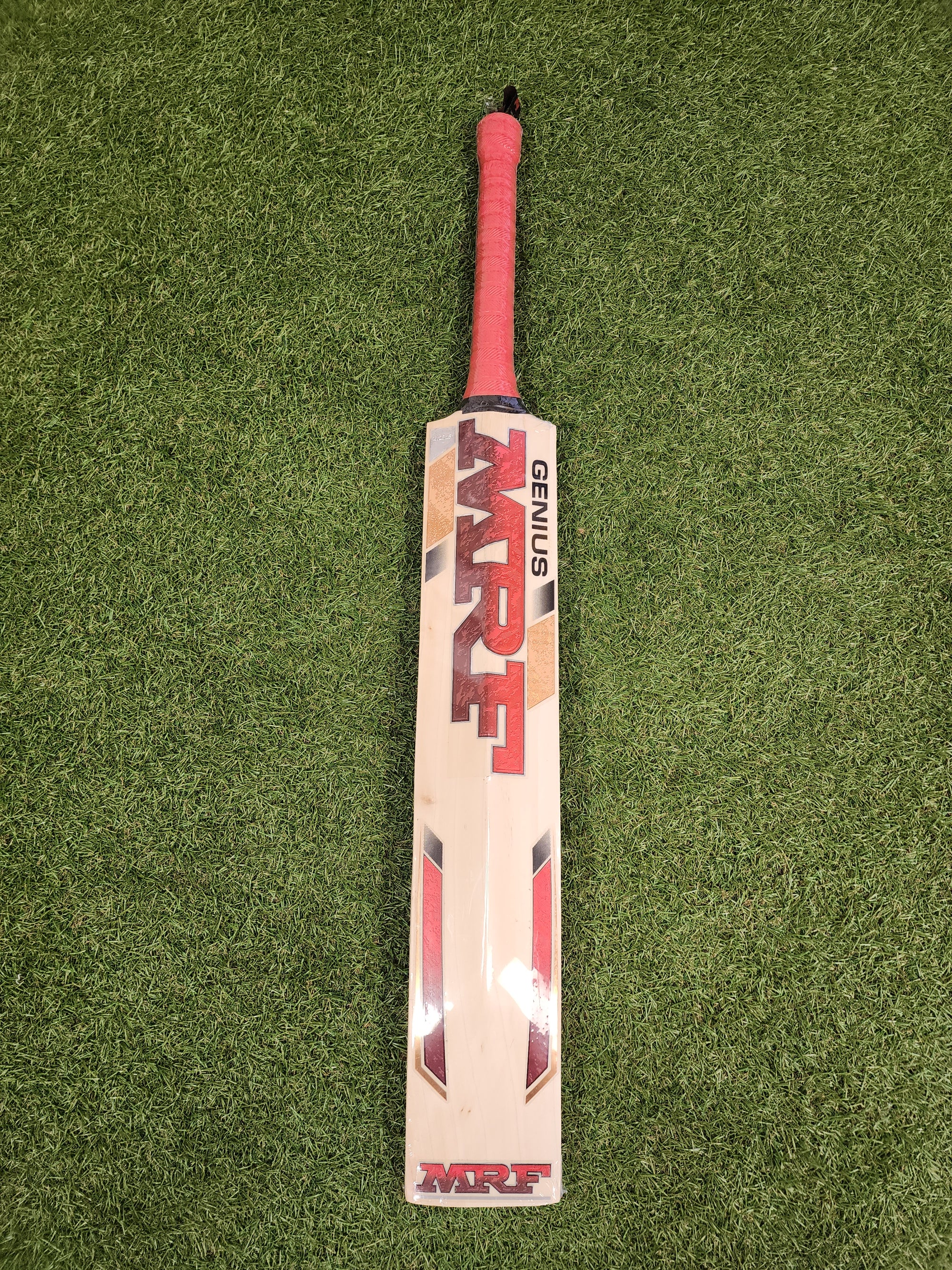 MRF GENIUS MASTER CLASS CRICKET BAT – BOYS/JUNIOR SIZE 6