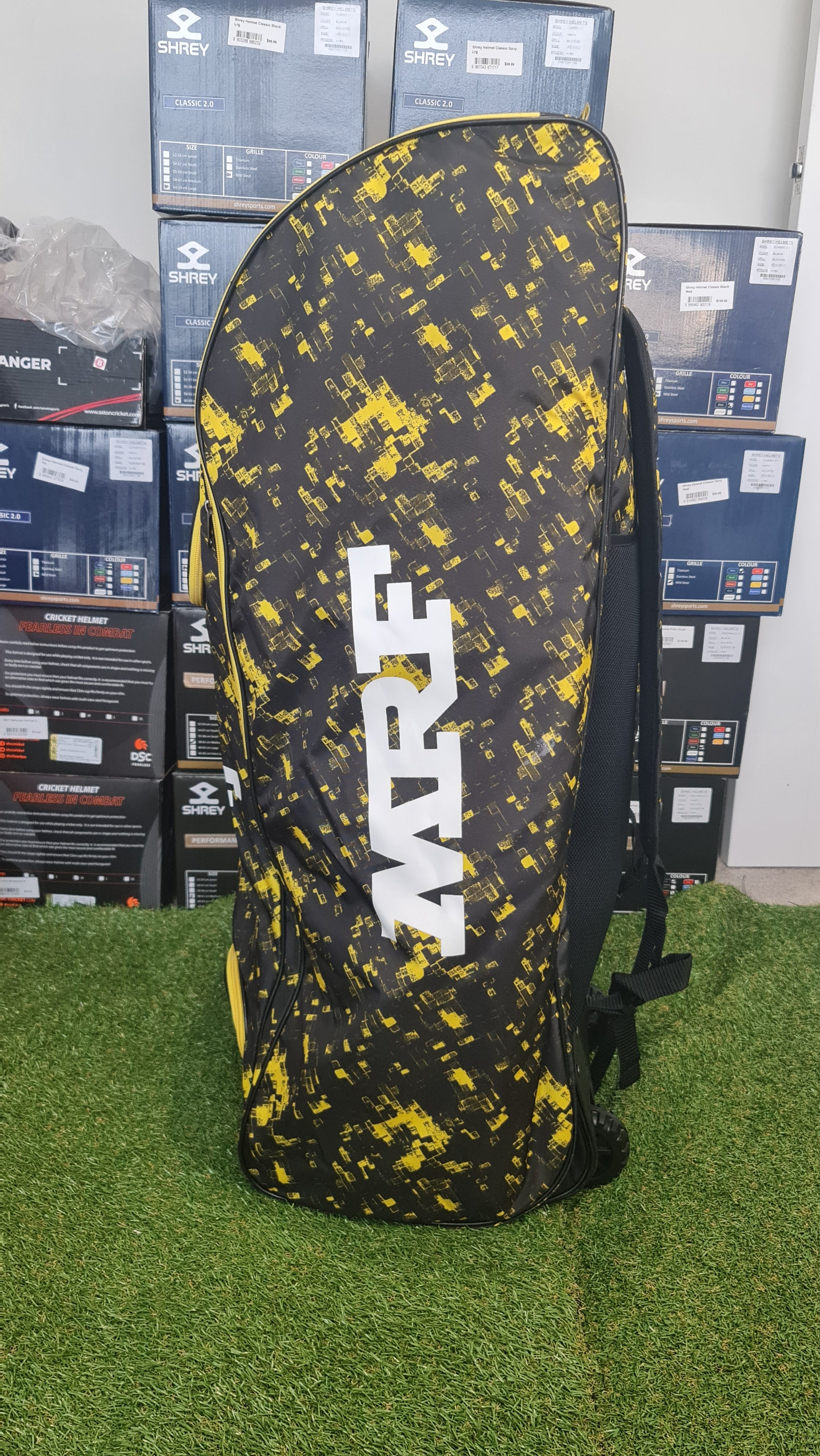 MRF GENIUS CAMEO DUFFLE KITBAG - SportsHQ