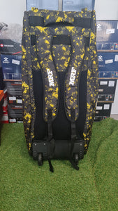 MRF GENIUS CAMEO DUFFLE KITBAG - SportsHQ